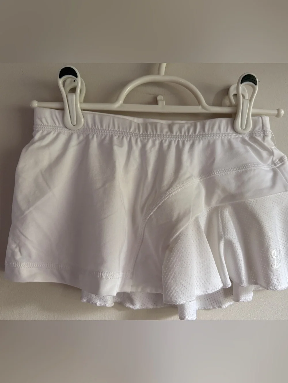 Sofibella Assymetrical Mesh Insert Ruffle Skort/Top Tennis Set, MSRP $78, XS