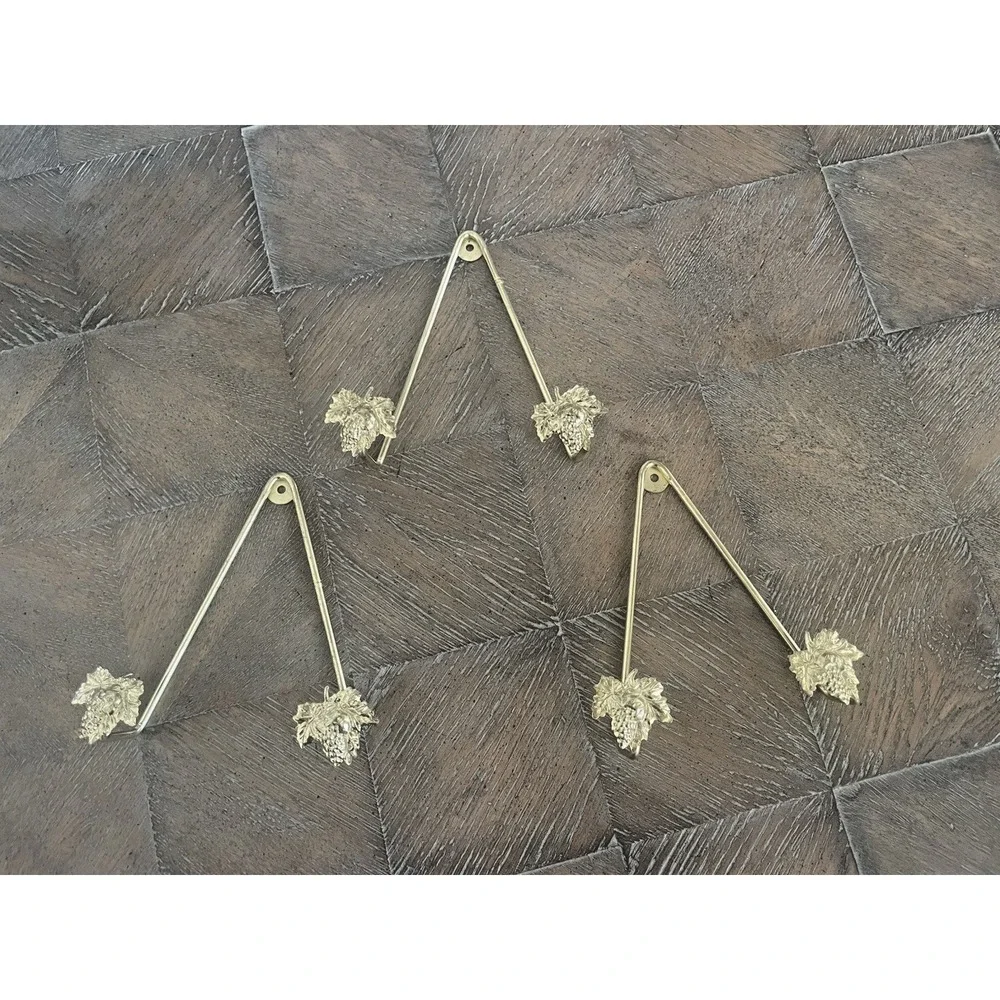 Set 3 Vtg Grape Leaf Motif Gold Tone Metal Wall Plate Display Holder Hangers