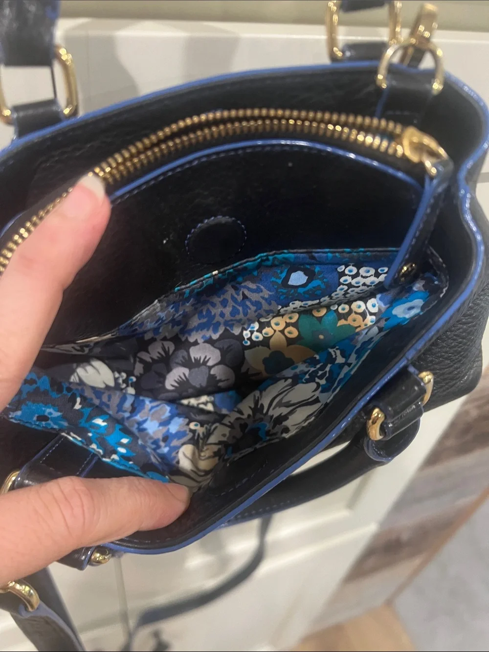 Vera Bradley structured vera