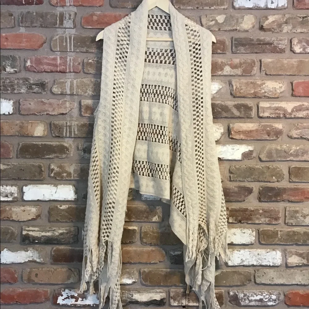 LAVA ACCESSORIES Women's Crochet Cream Fringe Boho Vest Scarf 2-n-1 NEW