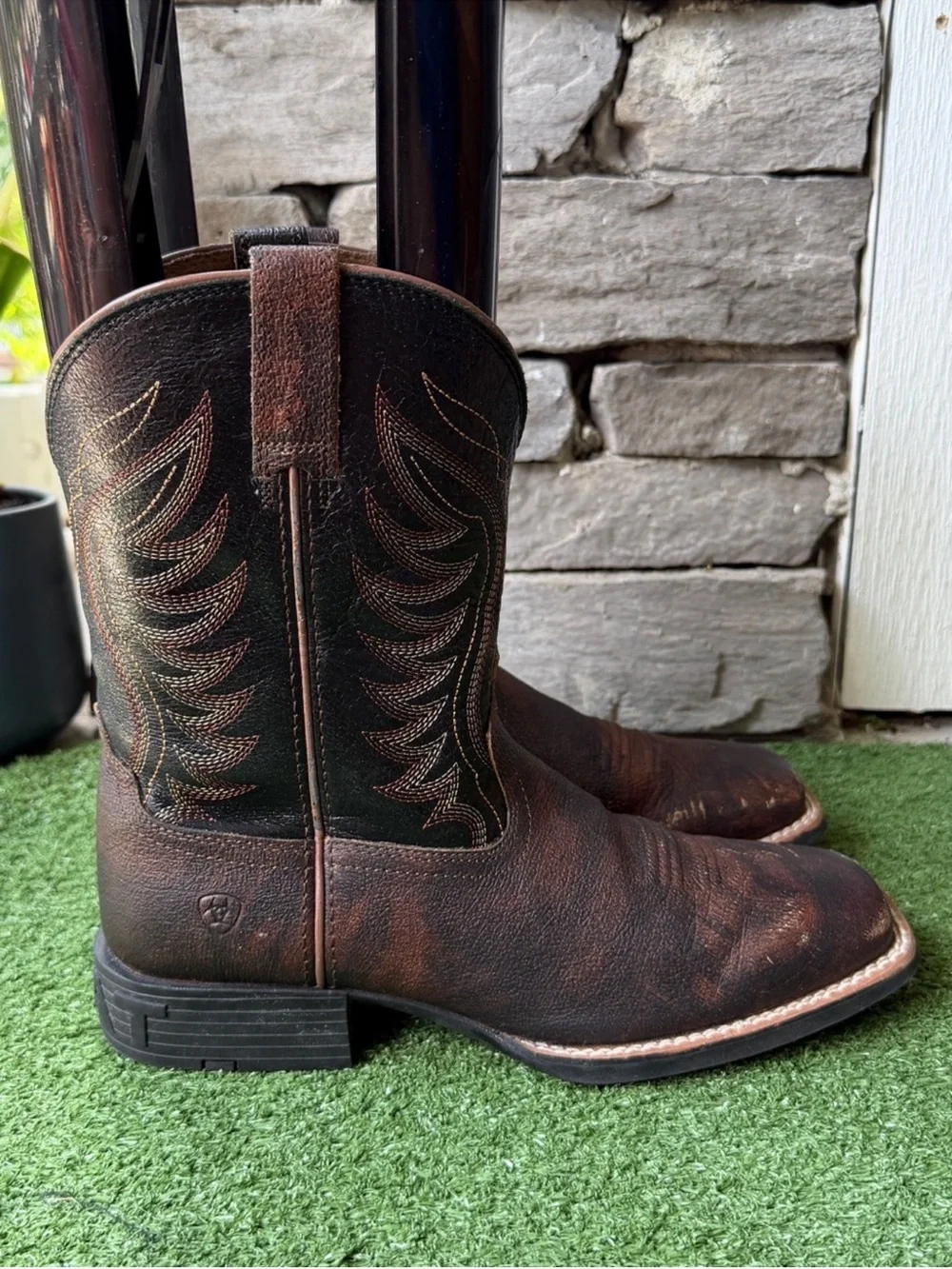 Ariat pull size upper