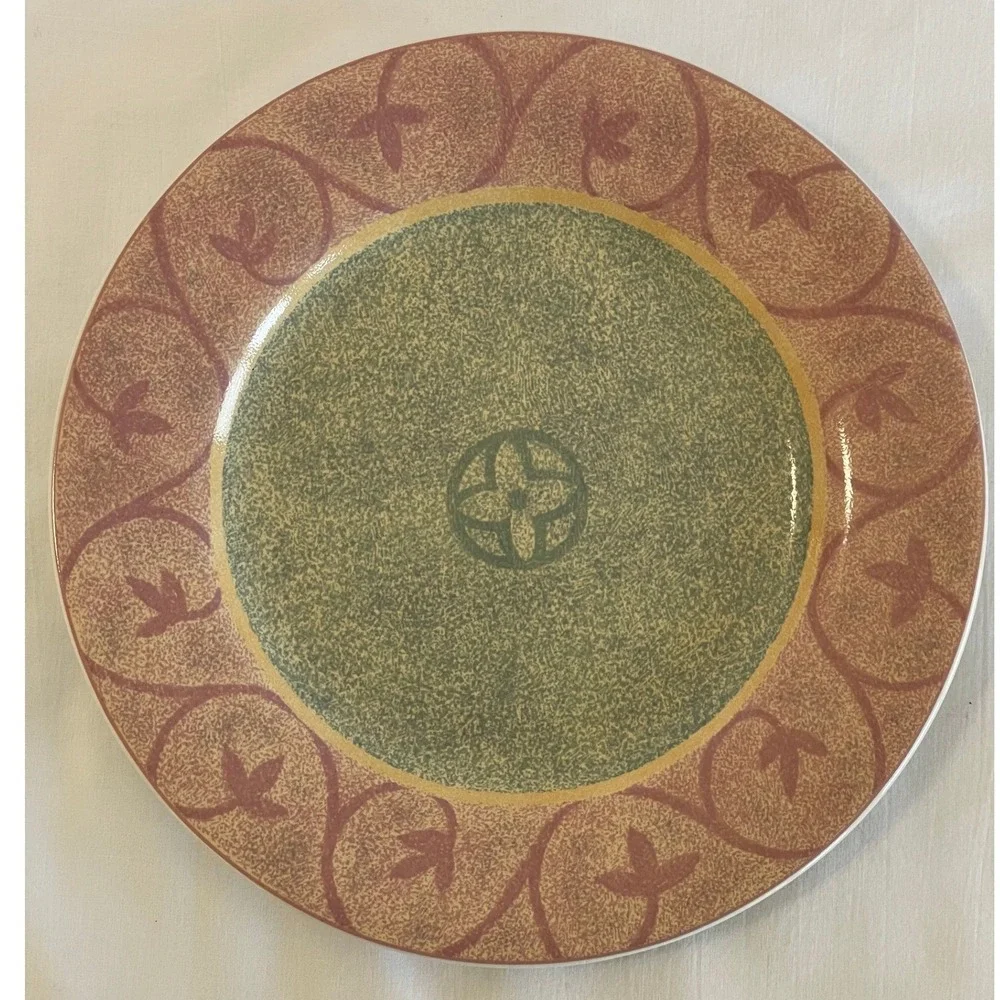 Sango Intrigue 4889 Dinner Plate Green Terracotta Scroll Vine Stoneware 10.75 in