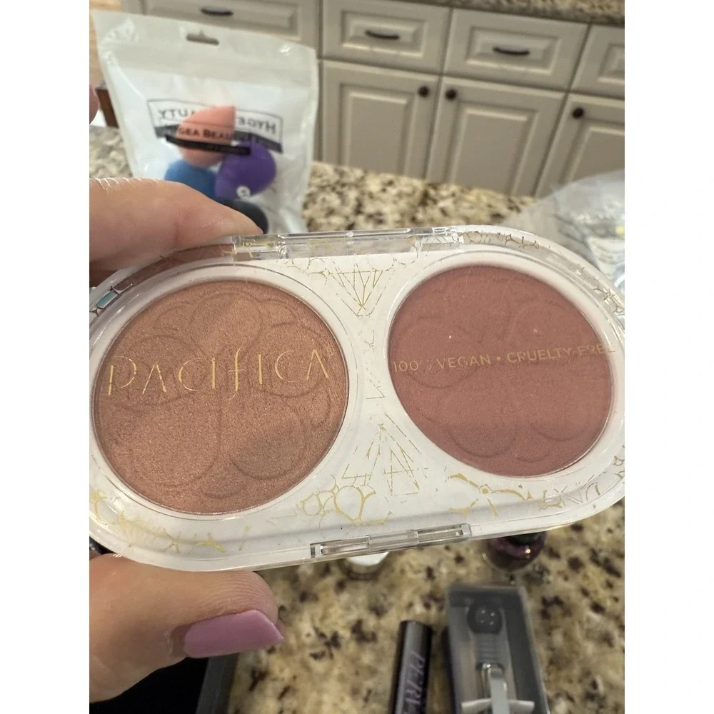 Clinique brush brand