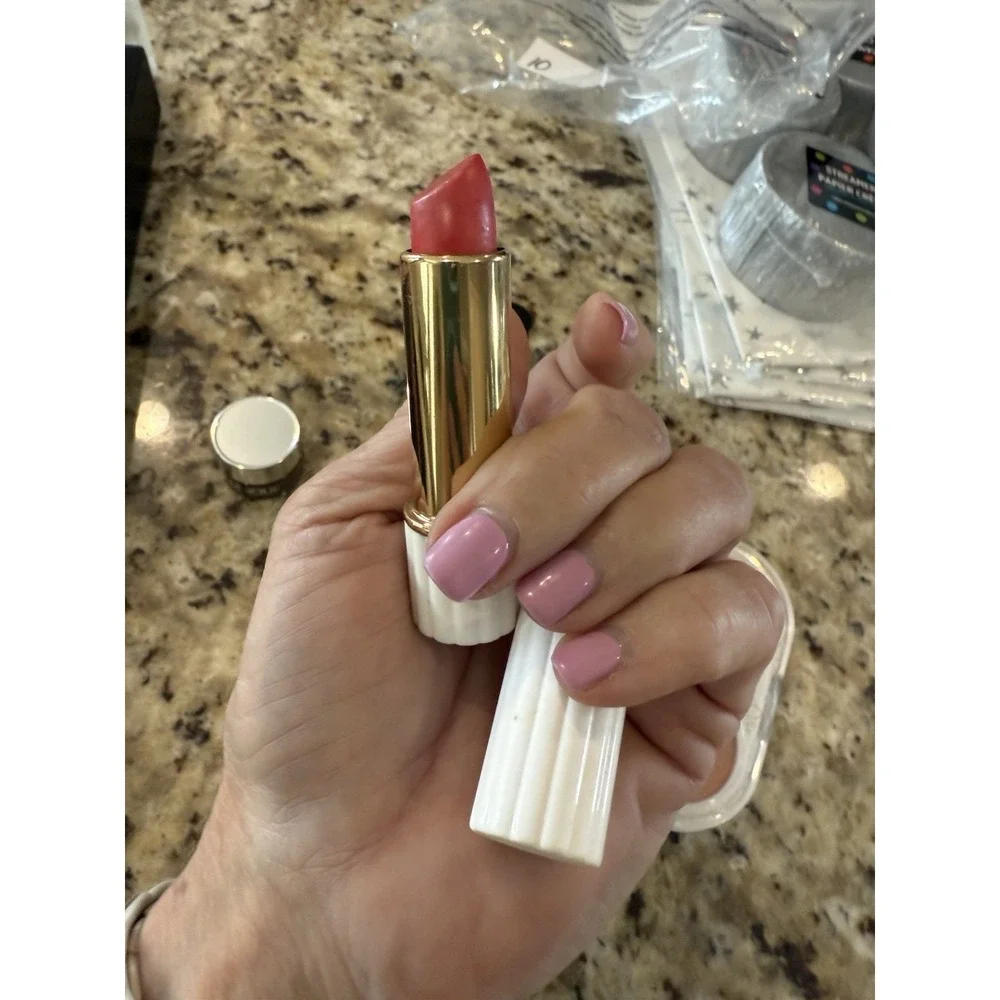 Clinique color not lot