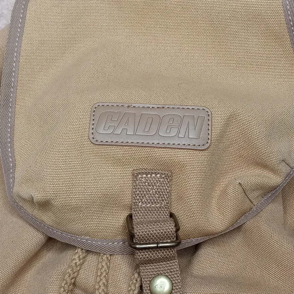 Caden tan canvas