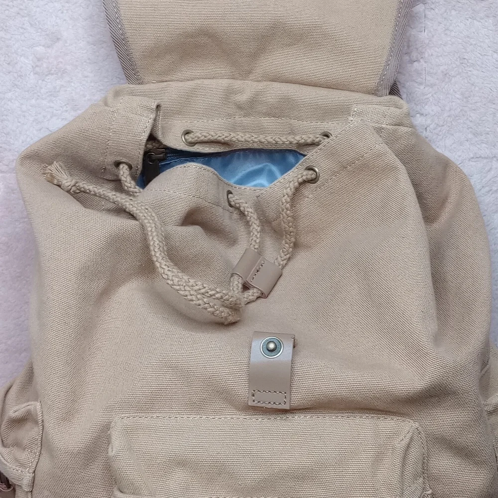 Caden tan canvas