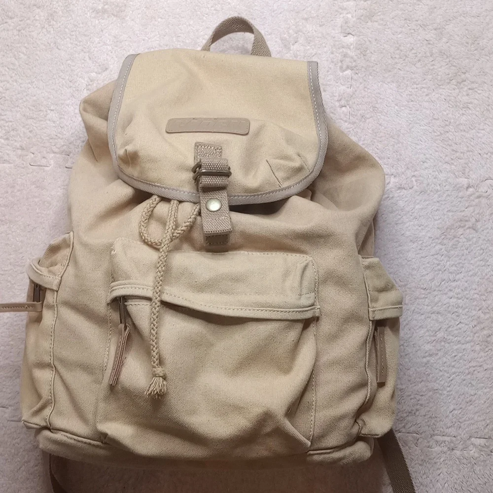 Caden tan canvas