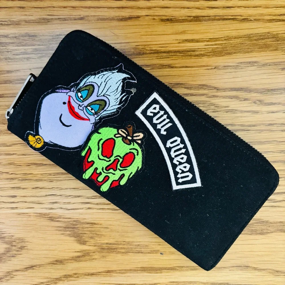 Disney Loungefly Evil Queen Ursula Villains Zip Around Wallet Black‎