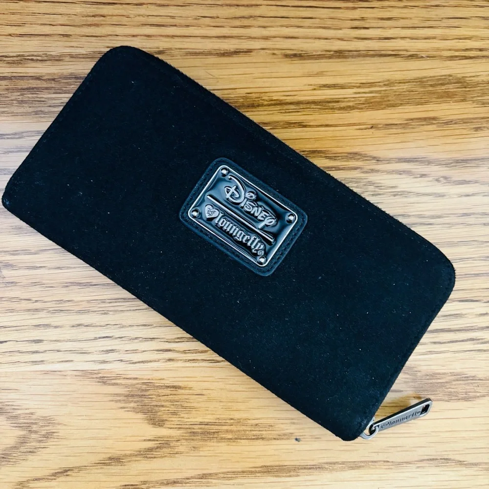 Loungefly fan or zippered