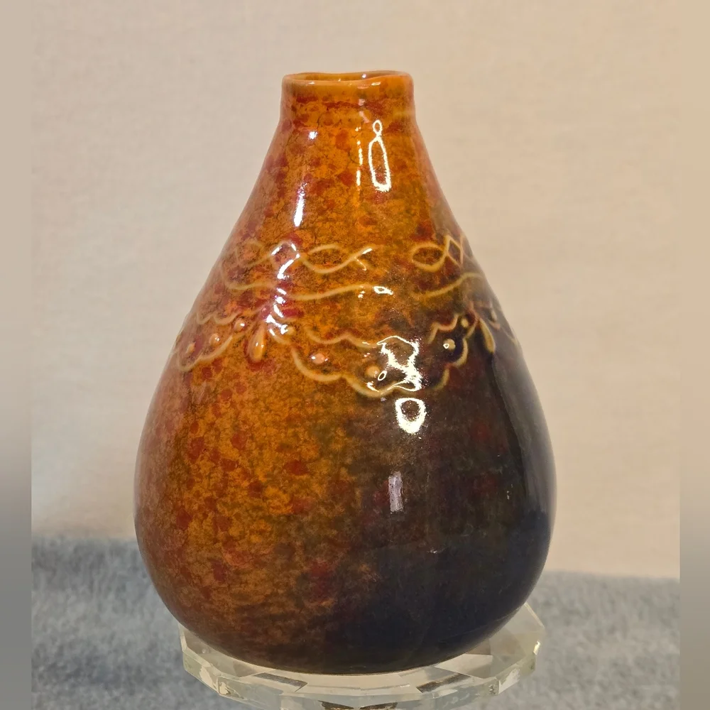 Artisan‎ Handmade Small Ceramic Crackle Glaze Bud Vase Scalloped Detail