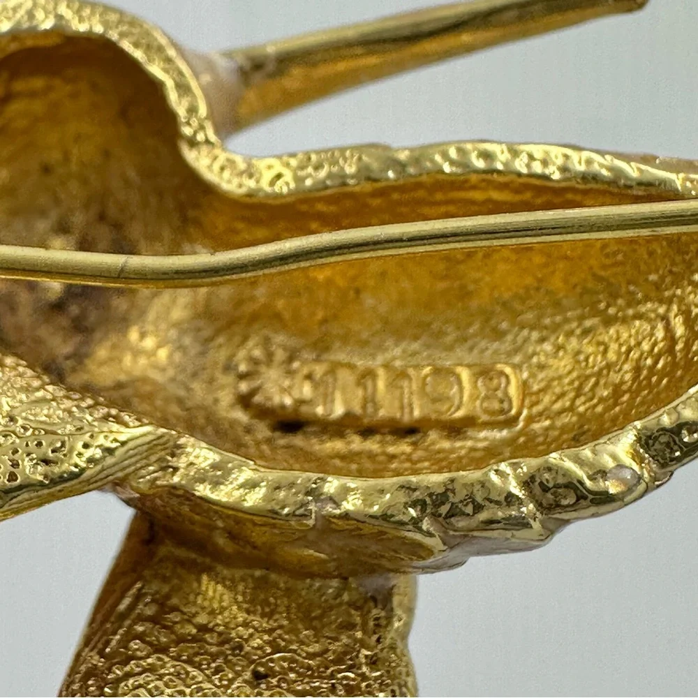 Vintage boucher enamel