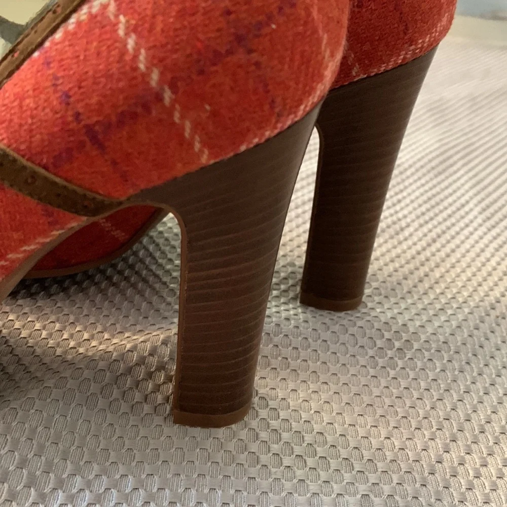 J. Crew trim never orange