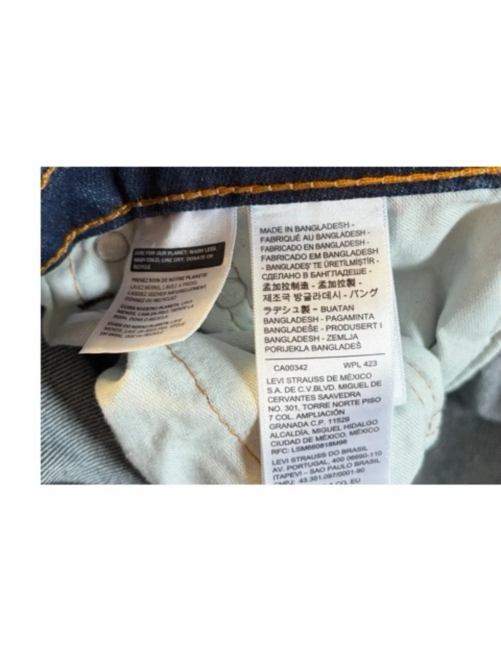 Levis five gently