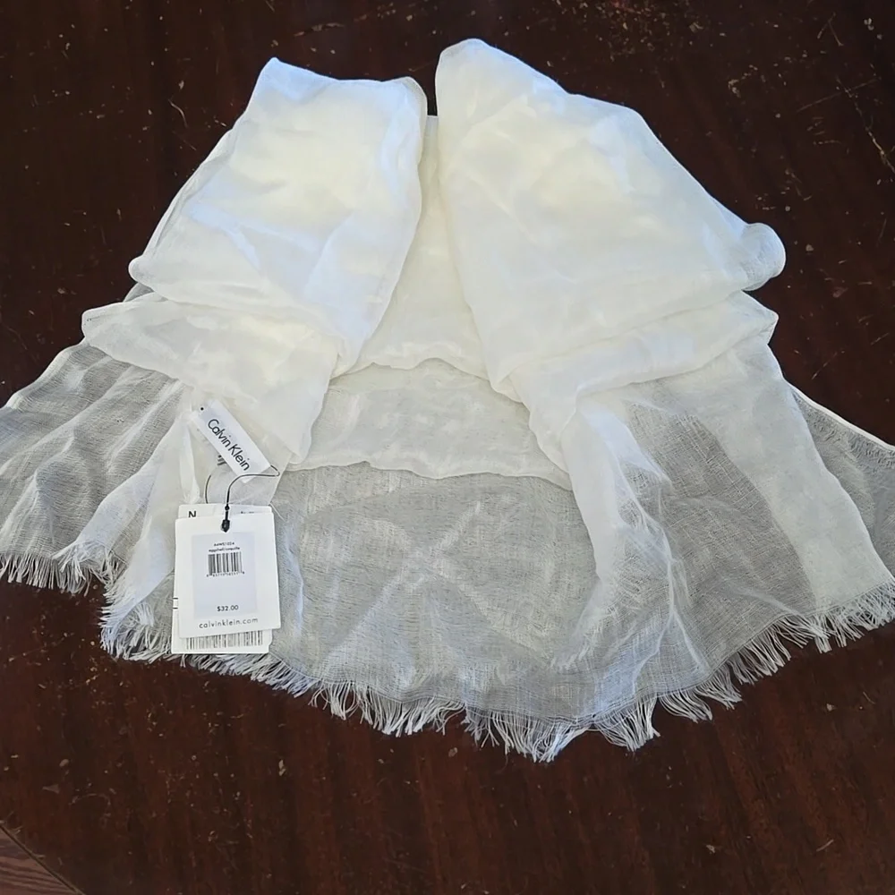 Calvin Klein Elegant Eggshell Scarf rectangular fringe edge 100% acrylic New