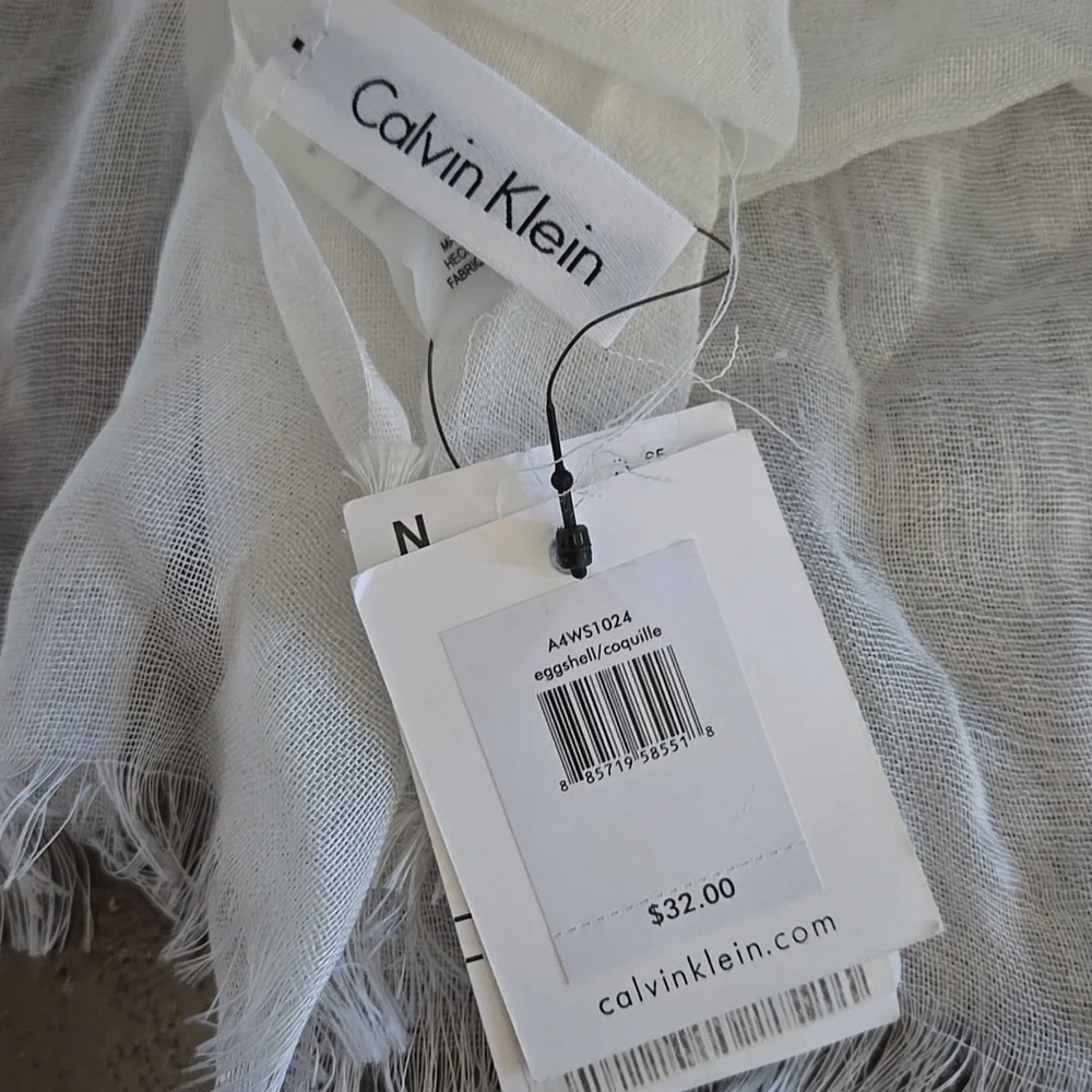 Calvin Klein Elegant Eggshell Scarf rectangular fringe edge 100% acrylic New