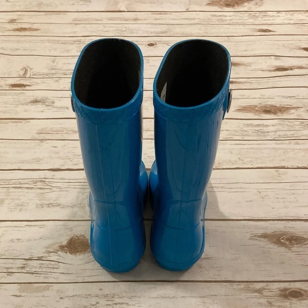 UGG great size