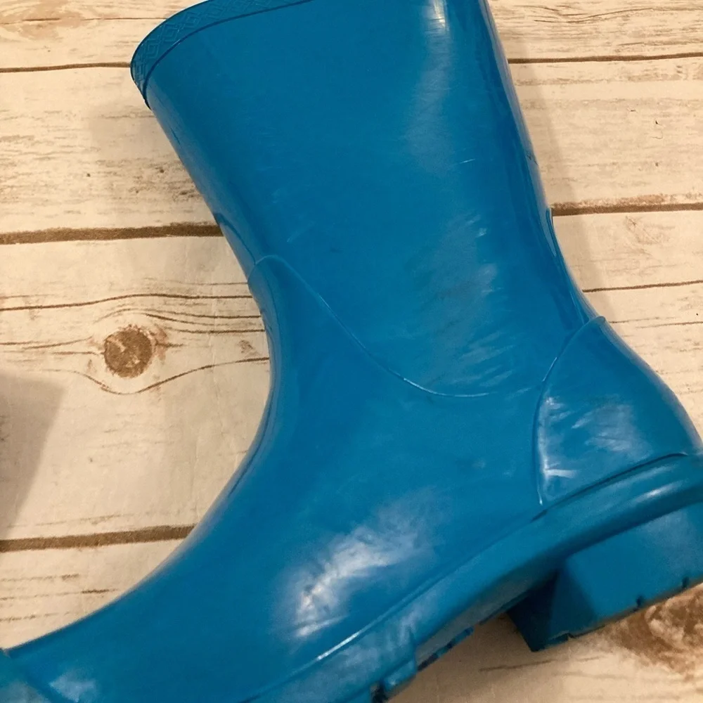 UGG great size