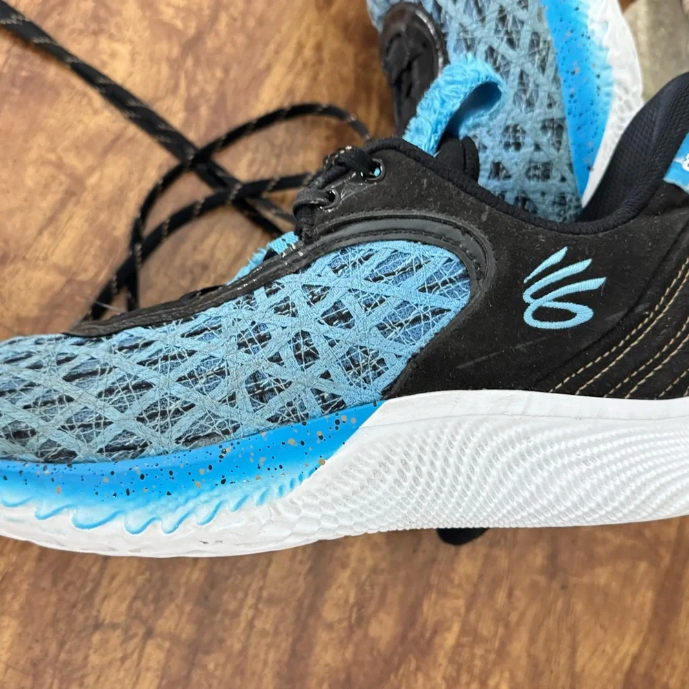 UA Curry Flow 9 Sesame Street Viral Blue/Black/White‎ Sz 10 M/11.5 W