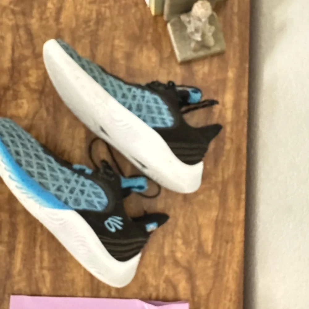 Under Armour ideal basketball