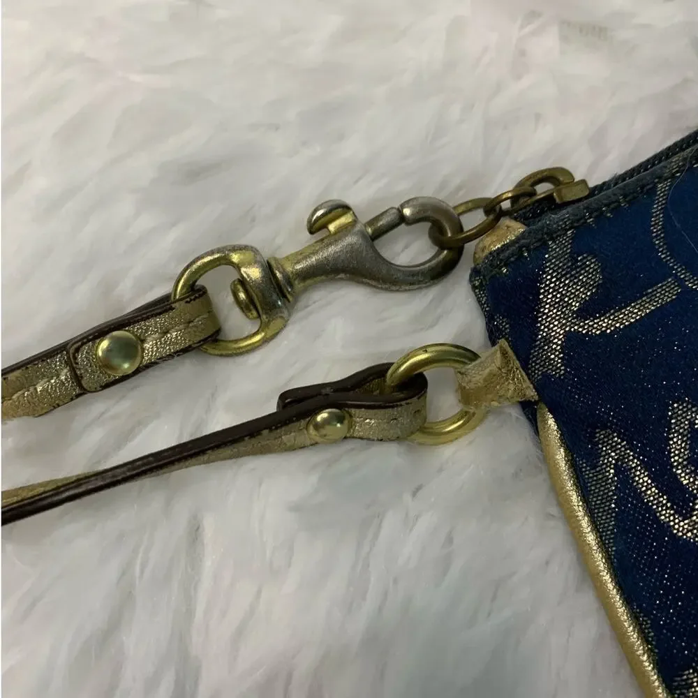 Coach pictures are wristlet