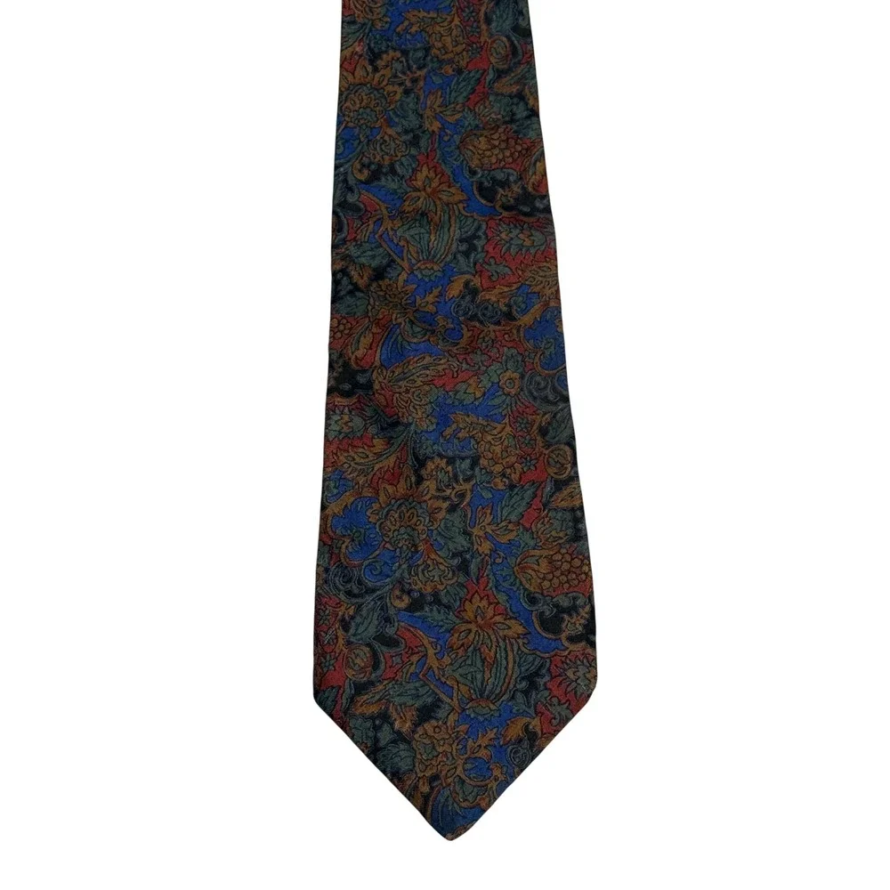 Unbranded intricate floral