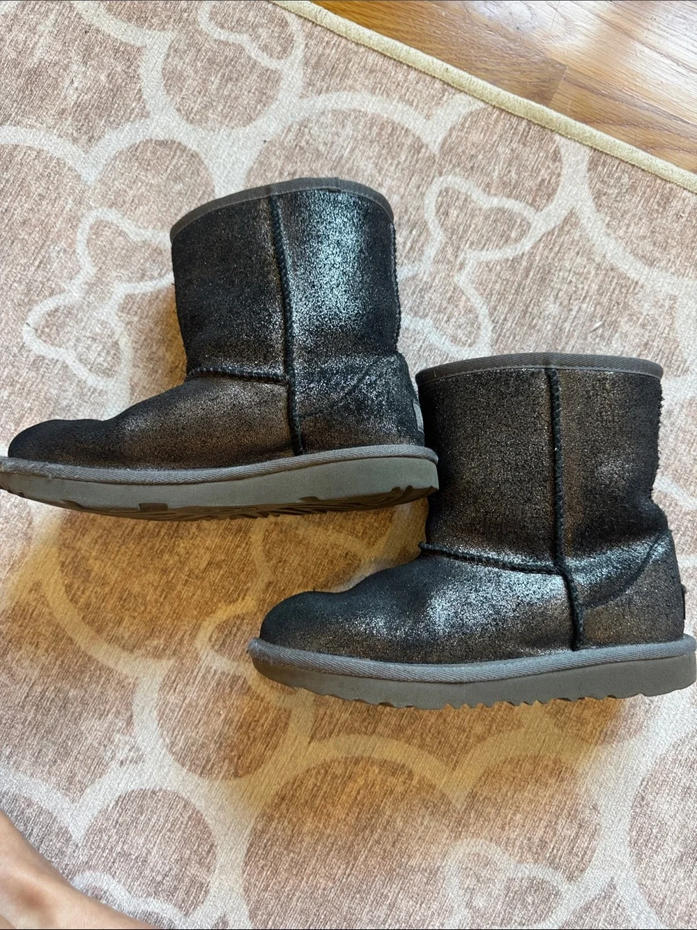 UGG short boot