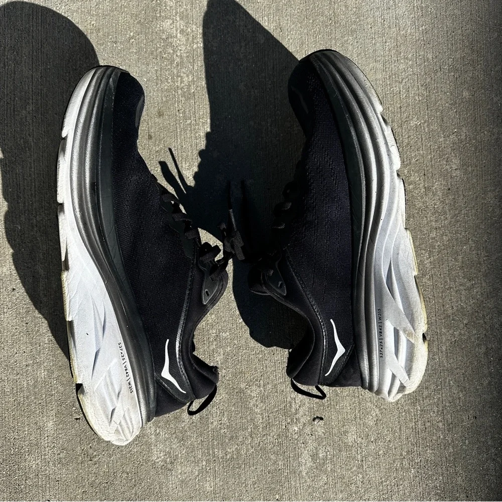 Hoka sleek black