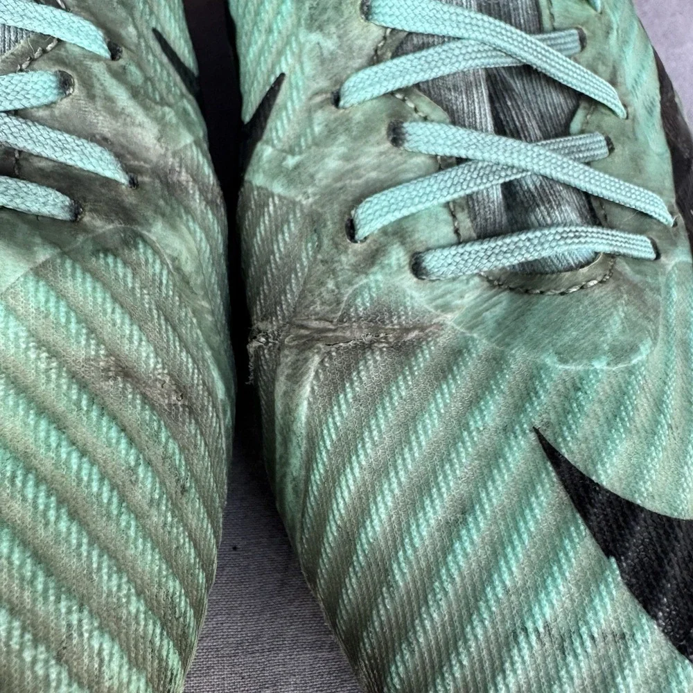Nike product pair