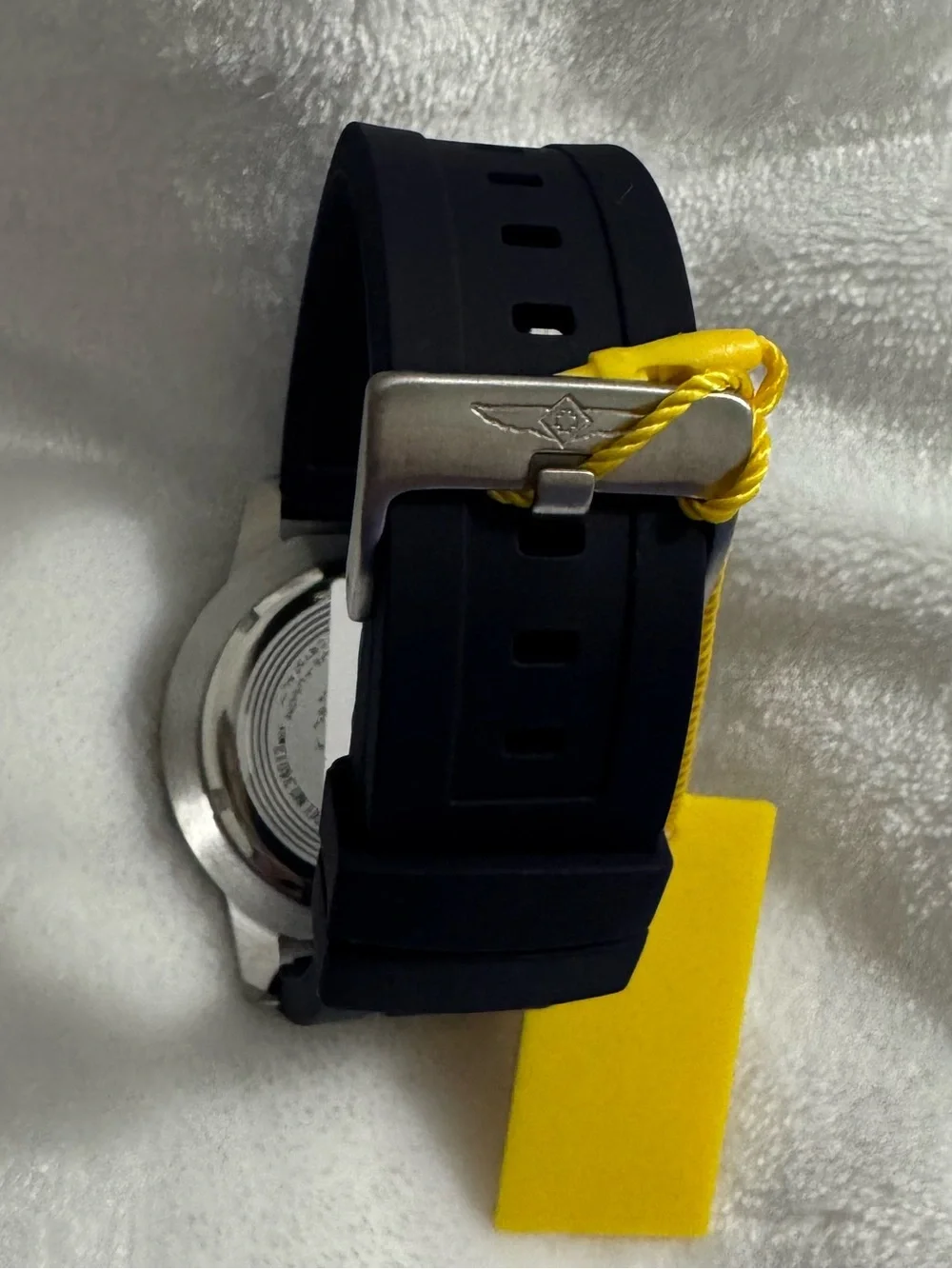 Invicta case size