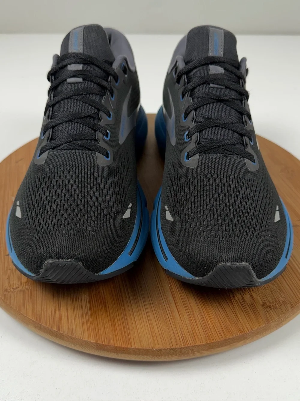 Brooks breathable upper rubber
