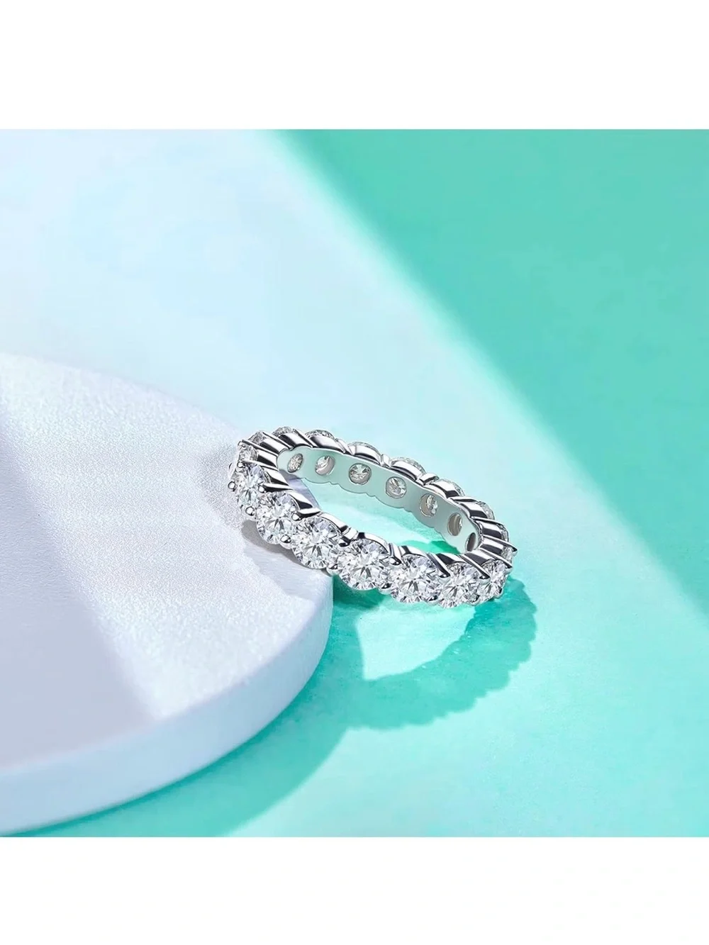 Anu Club elegant silver