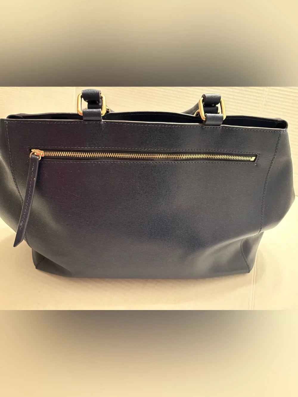 Dooney & Bourke saffiano leatherzip