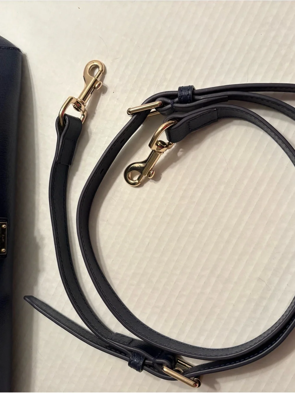 Dooney & Bourke saffiano leatherzip