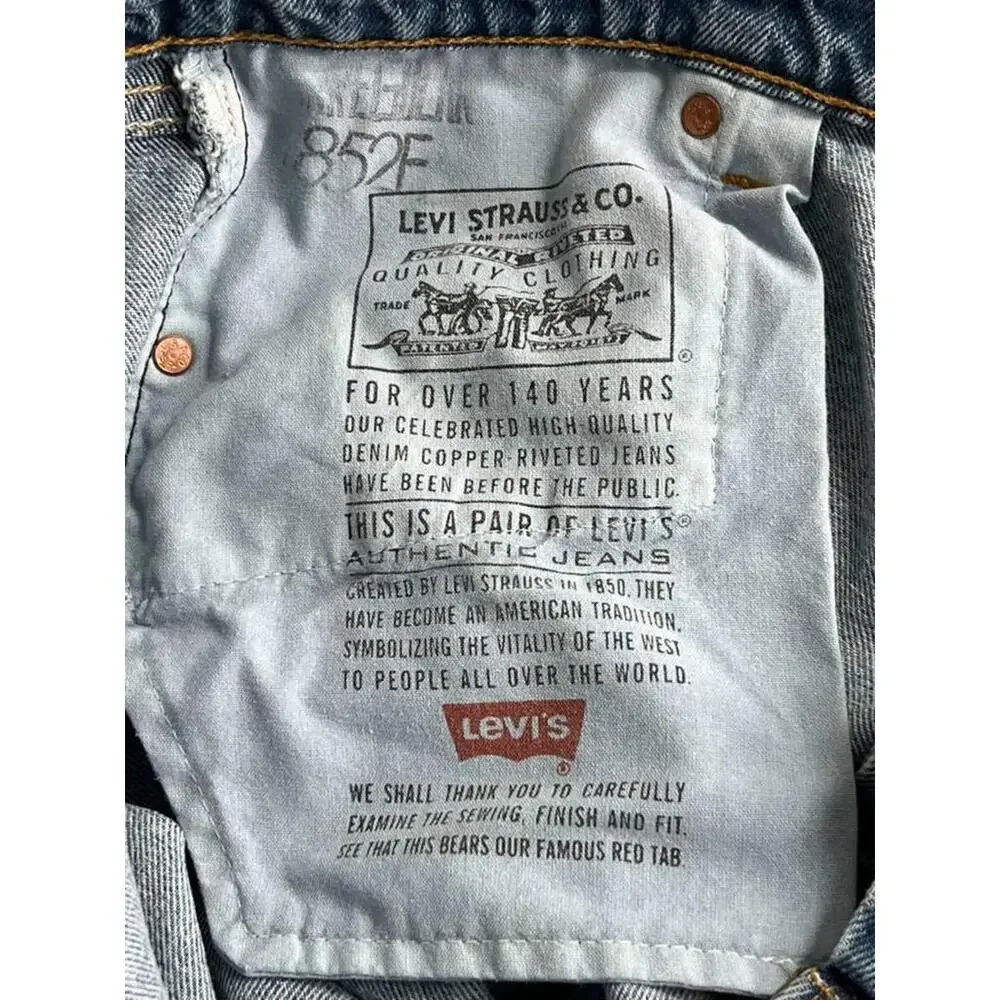 Levis levi 560