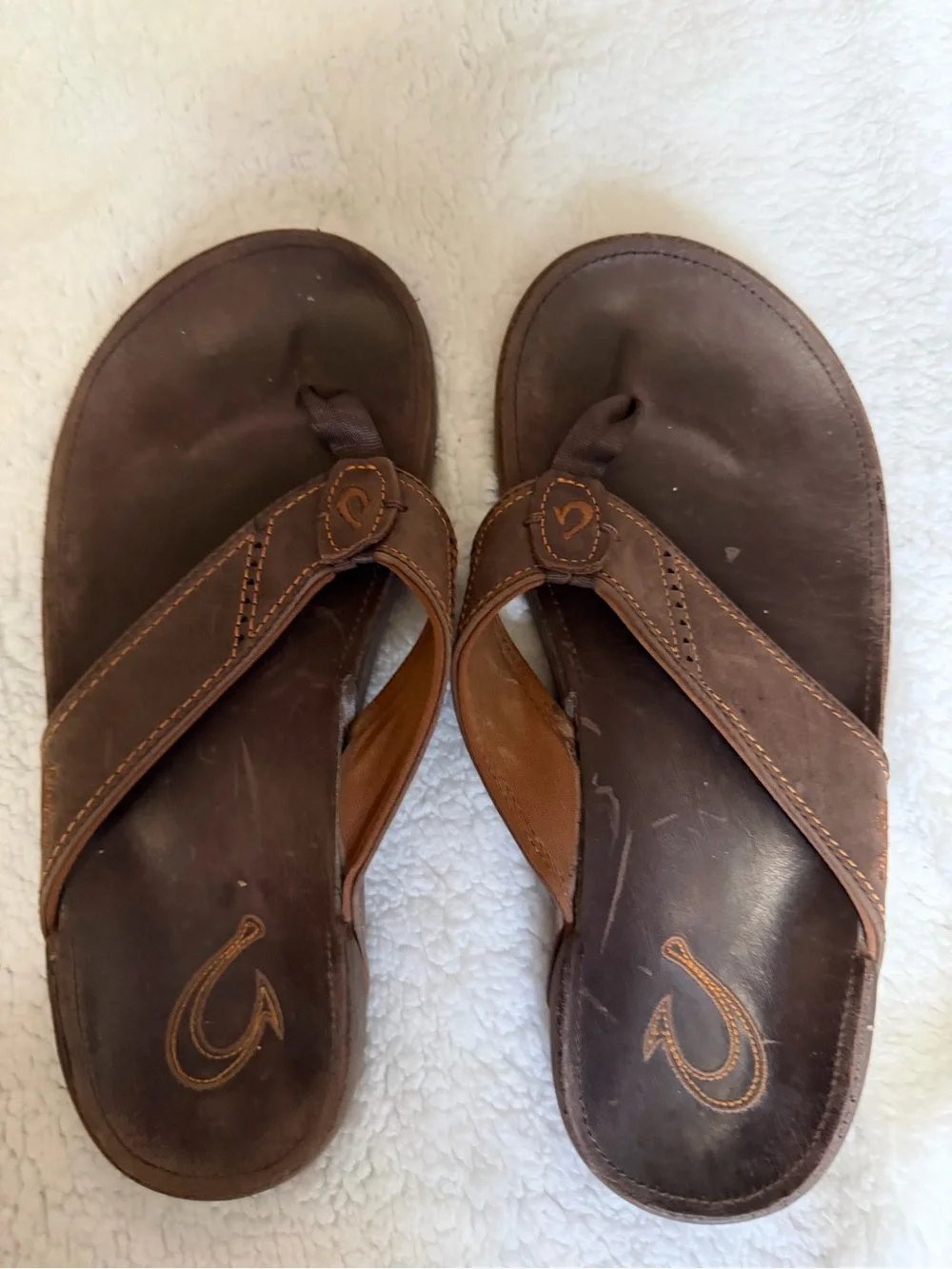Olukai Men's NUI Brown  size 41 or men’s 8 Leather Flip Flops - Comfortable