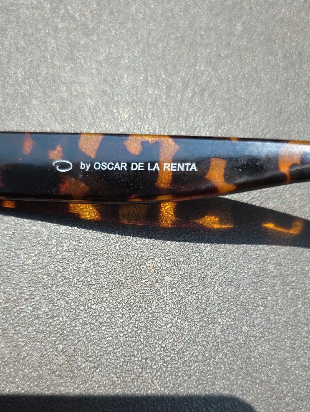 Oscar de la Renta bold oversized