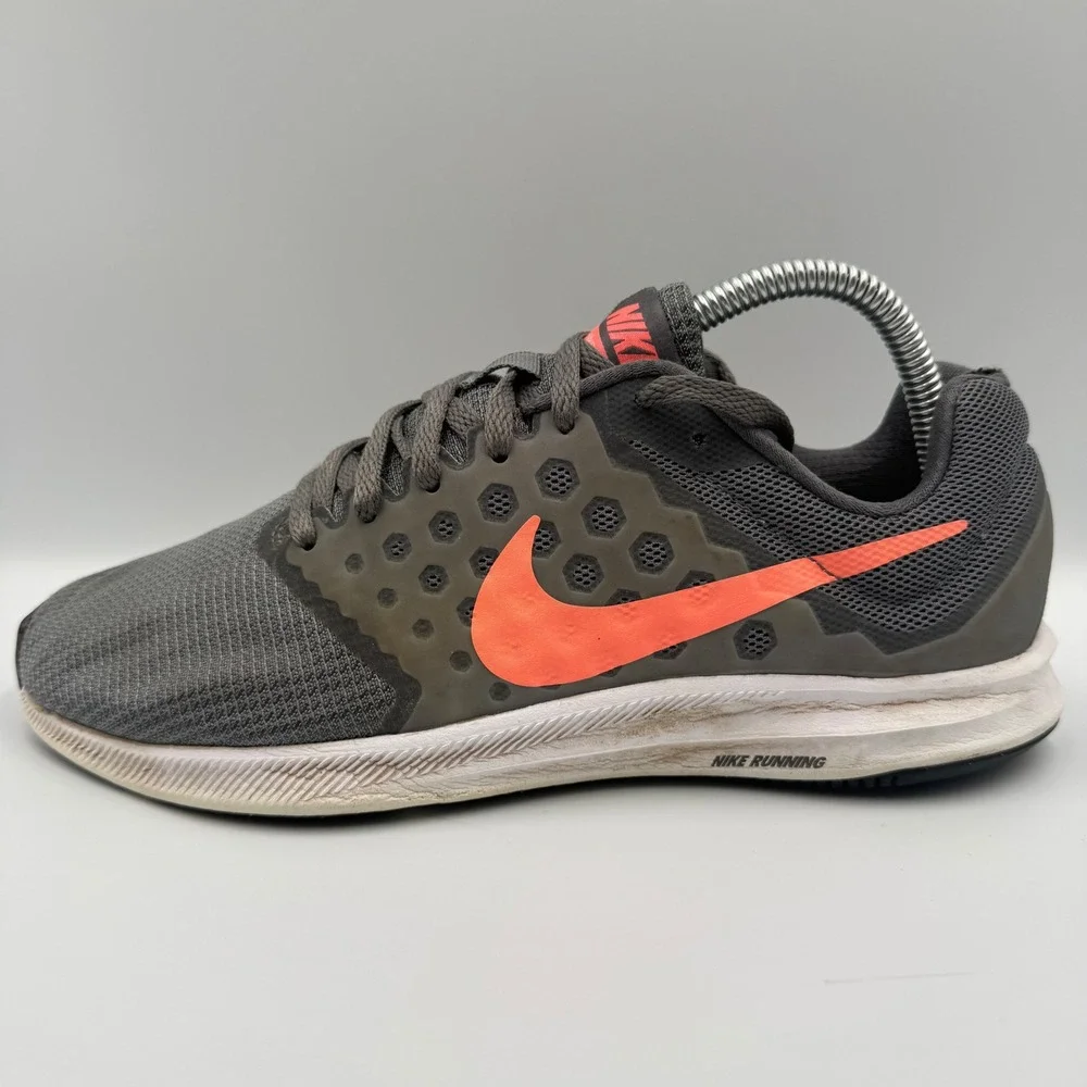 Nike downshifter running