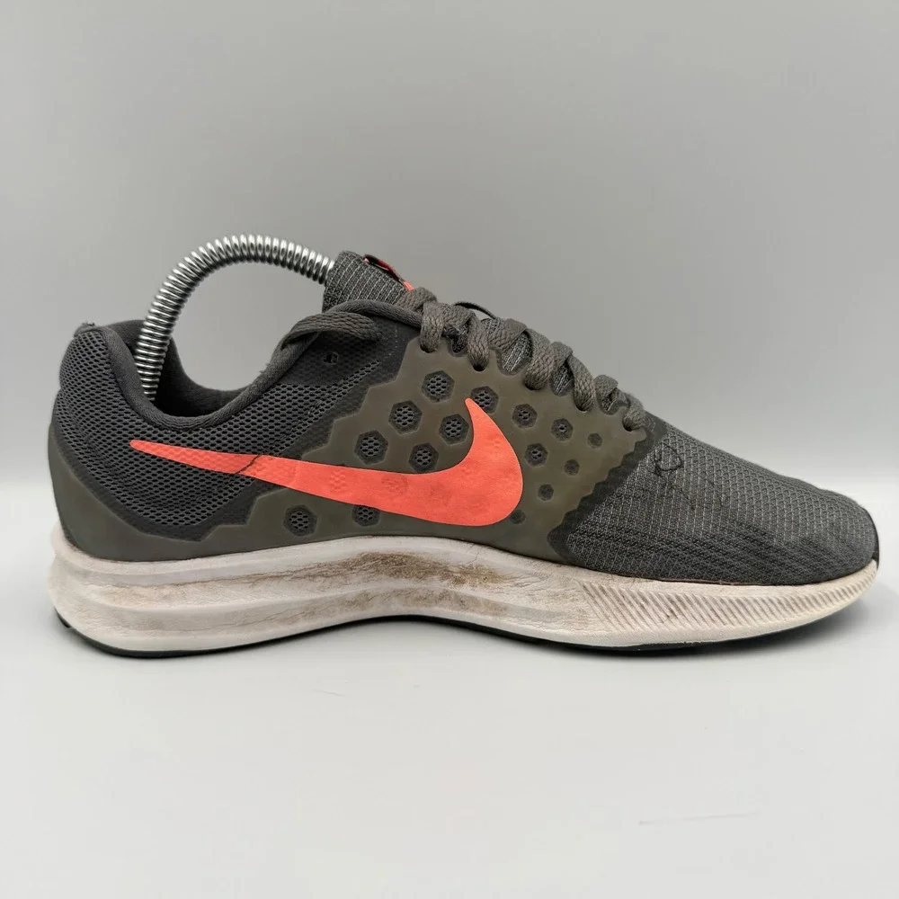 Nike downshifter running
