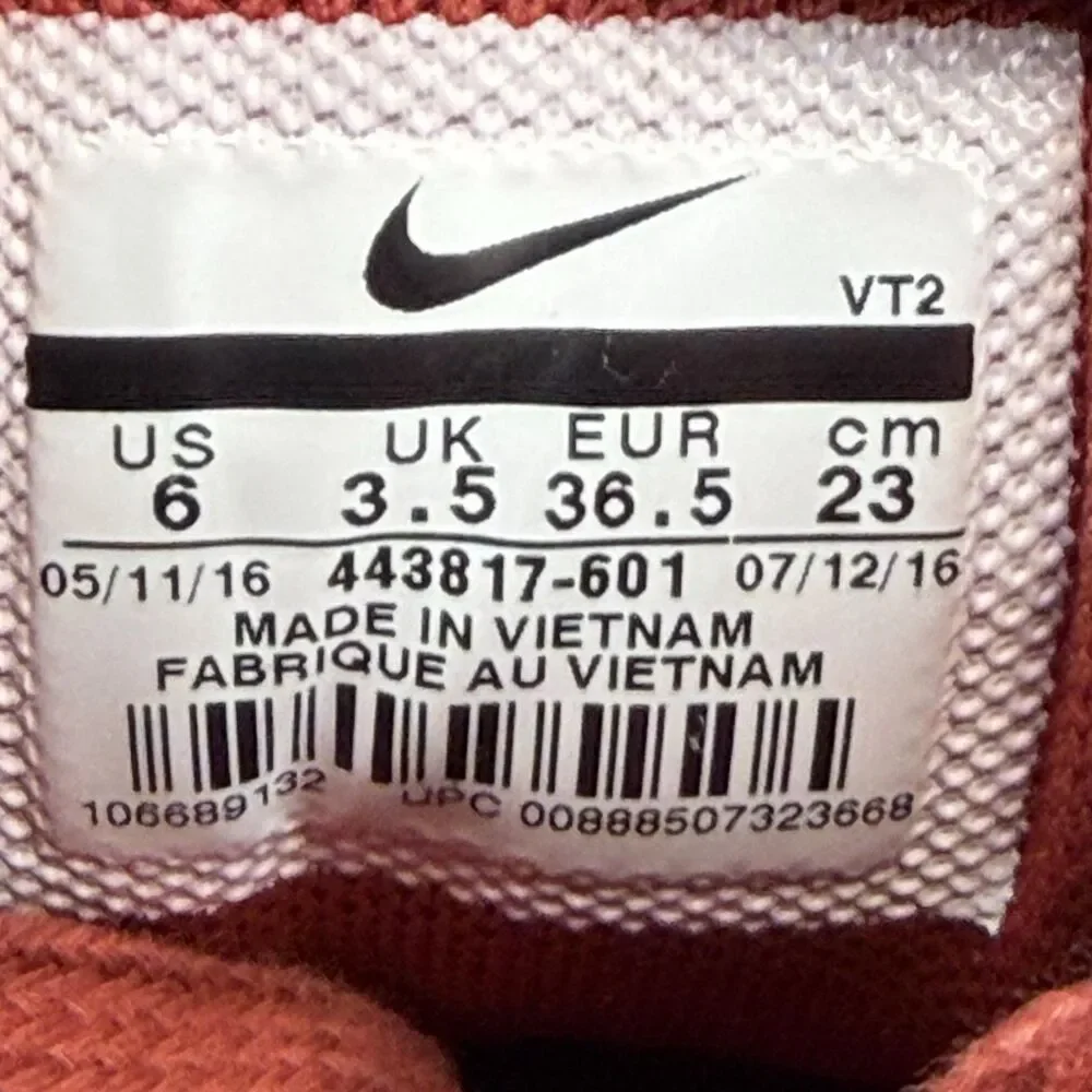 Nike Air Max 90 Shoes Womens Size 6 Red Quilted Suede Sneakers 443817-601