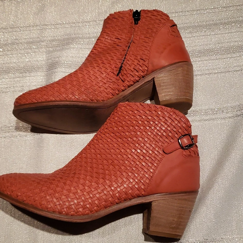 Catherine Malandrino Bootie Boot Woven Leather Women's 40 RED