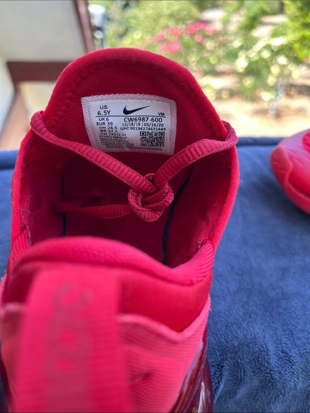 Nike bold red