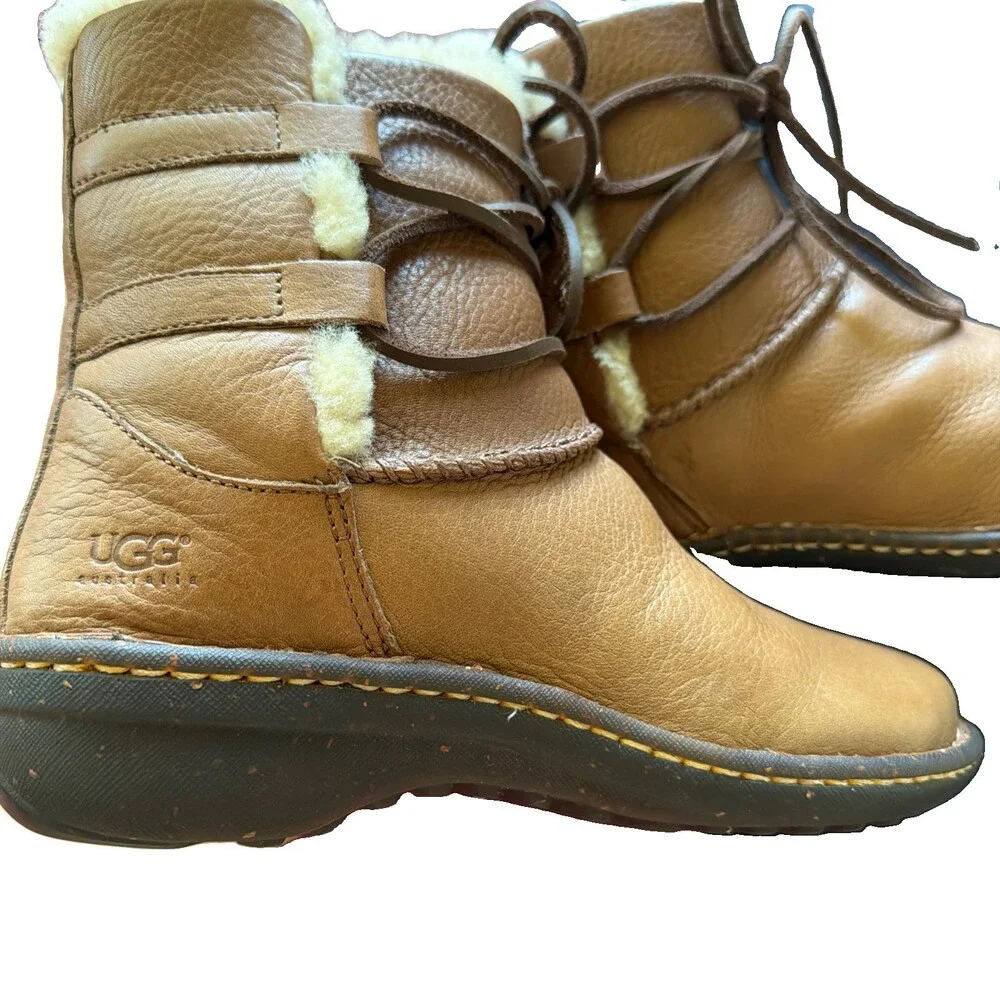 UGG CASPIA 1932 tan leather lace-up ankle boots with sheepskin lining US 8 EU 39