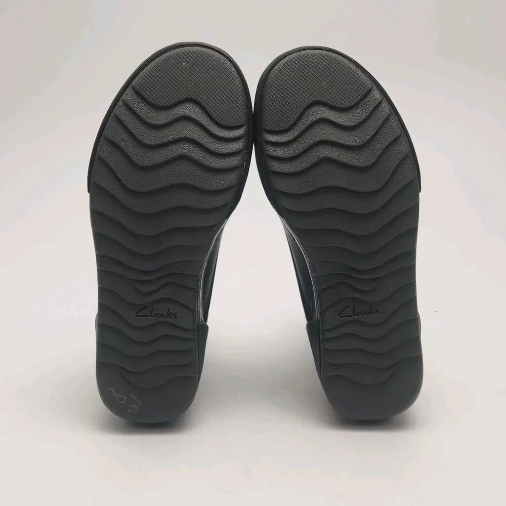 Clarks them black practicality