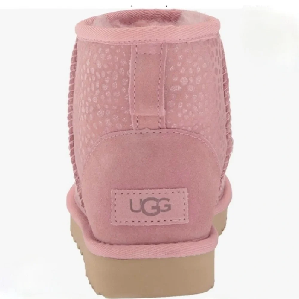 UGG classic mini