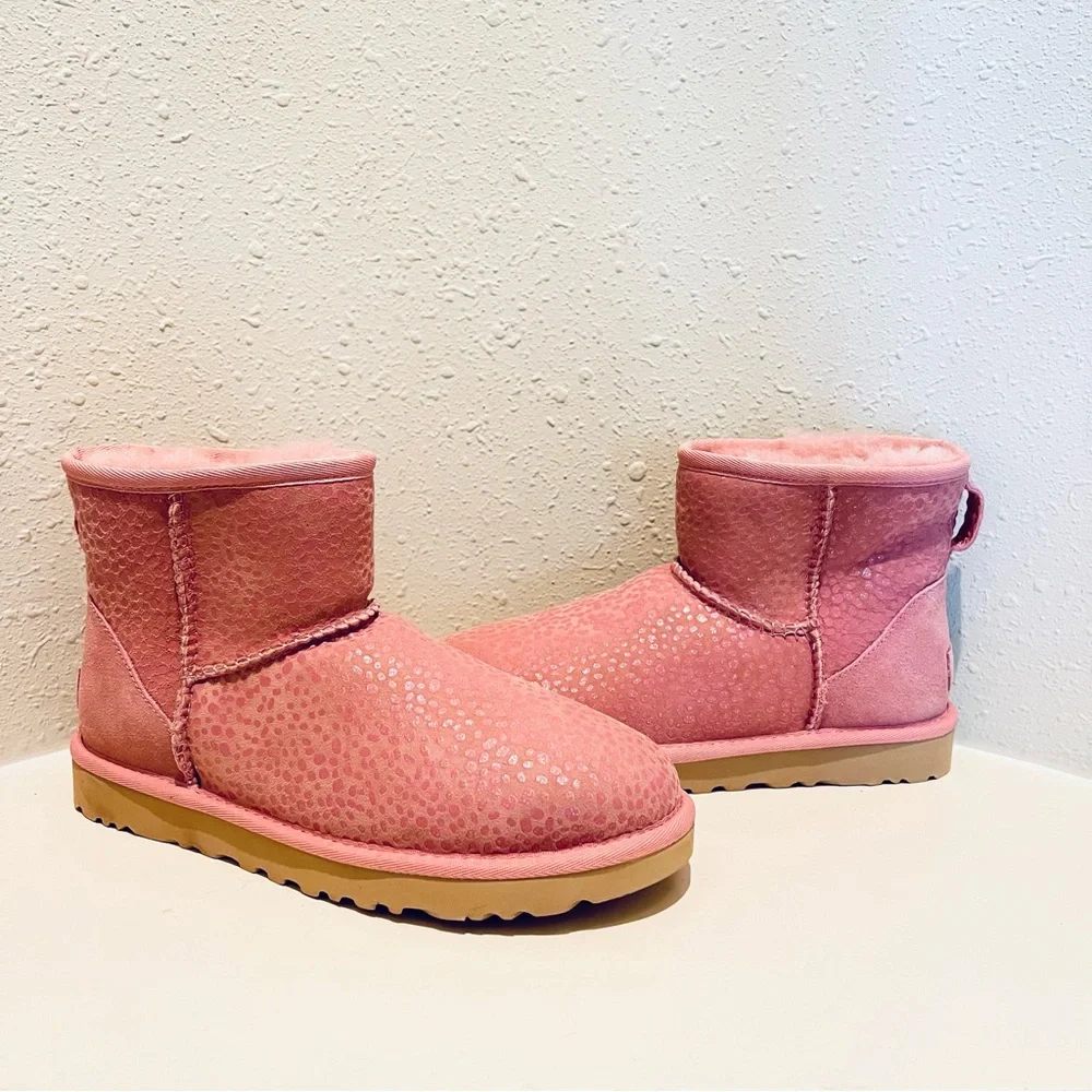 UGG classic mini