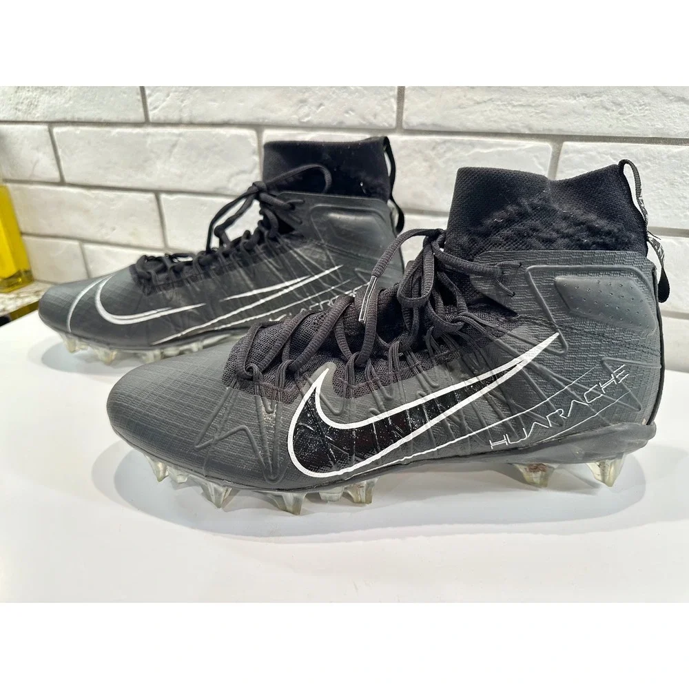 Nike dominate field