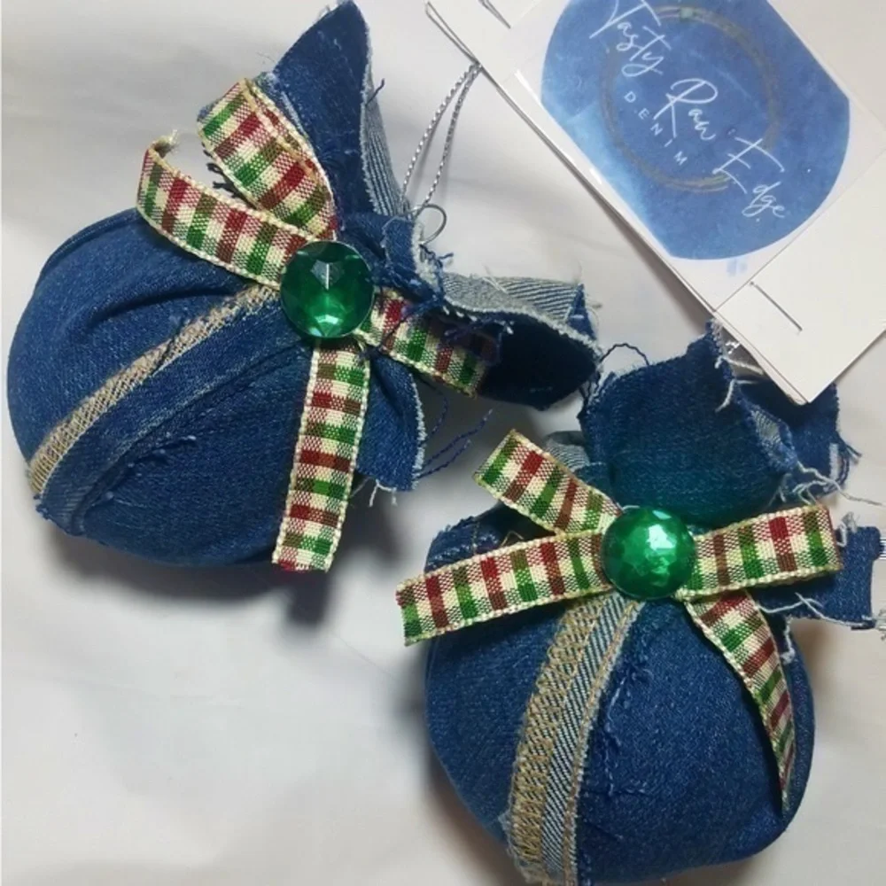 Tasty Raw Edge Denim Holiday Bulbs Ornament Set