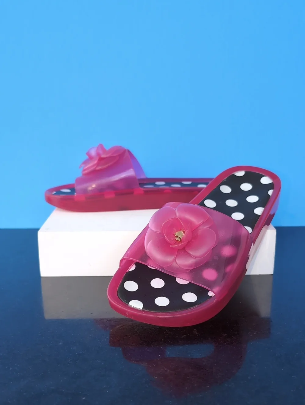 kate spade red logo-embossed accessory Sandals Size 9