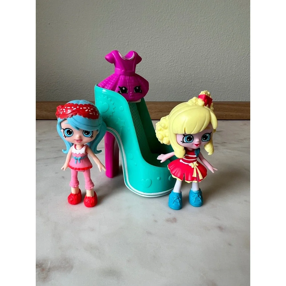 Shopkins Popette Lil' Shoppie and Jessicake Lil' Shoppie Mini Doll Heel Stand