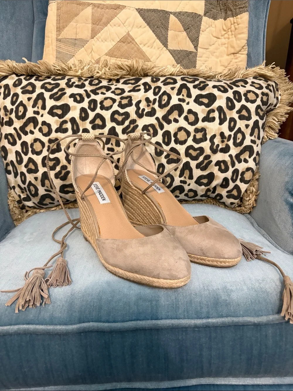 Steve Madden suede upper